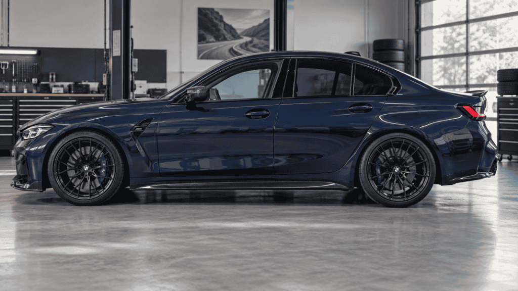 Side-profile concept of a BMW G80 M3 with a carbon side skirt extension